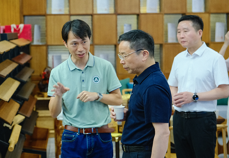 湖南省林业局党组书记、局长吴剑波一行了解竹产品相关情况 湖南省林业局党组书记、局长吴剑波一行了解竹产品相关情况