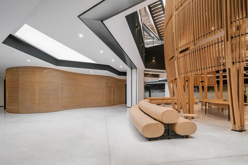昆明大悦城优客工场，竹材与现代材料结合